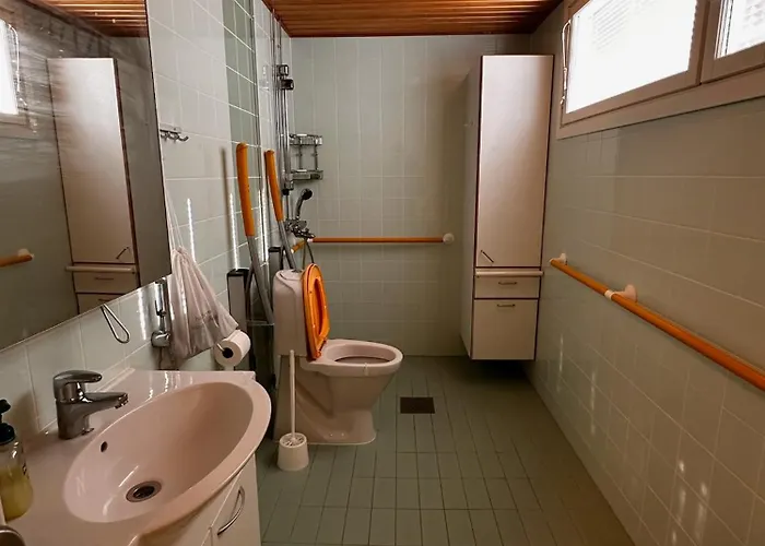 Grand بيت شباب