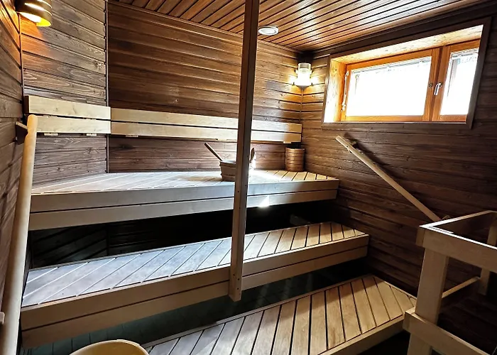 بيت شباب Grand